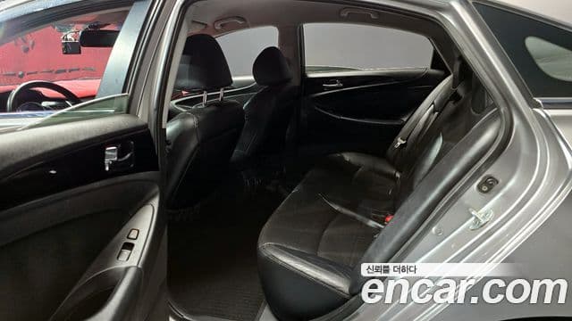 Hyundai YF Sonata чёрный, 2011 12