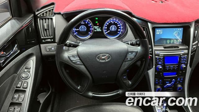 Hyundai YF Sonata чёрный, 2011 14