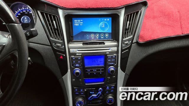 Hyundai YF Sonata чёрный, 2011 16