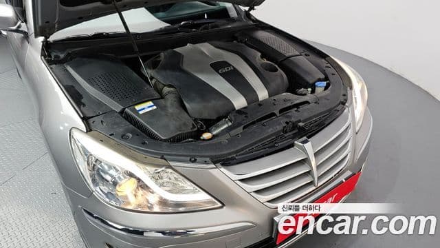 Hyundai Genesis Luxury, 2012 6