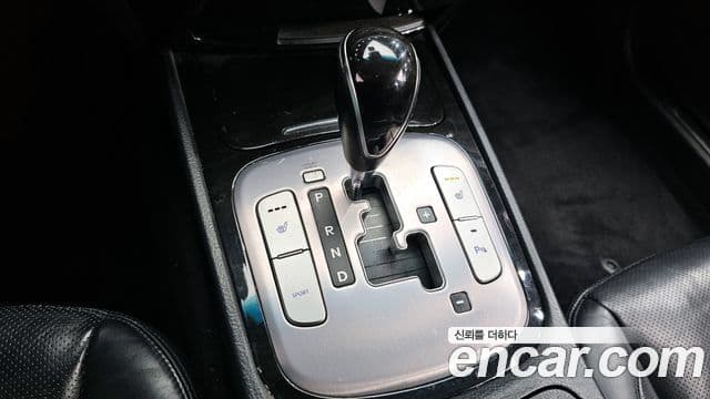 Hyundai Genesis Luxury, 2012 9