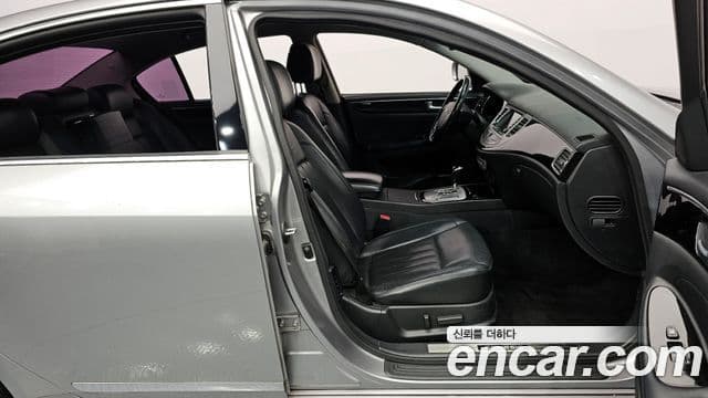 Hyundai Genesis Luxury, 2012 10