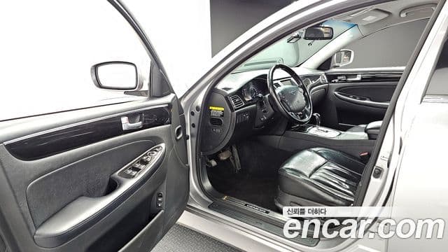 Hyundai Genesis Luxury, 2012 11