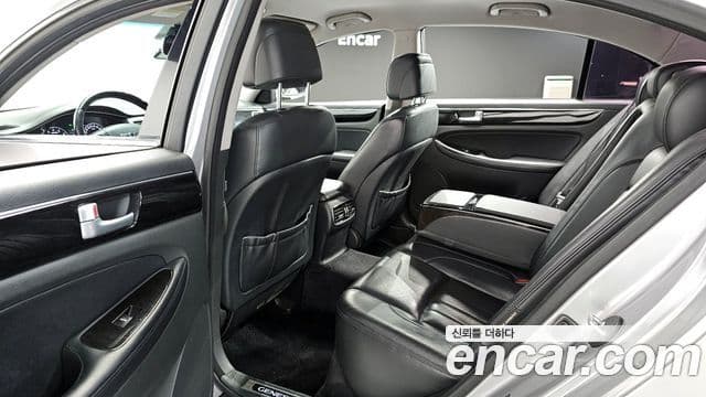 Hyundai Genesis Luxury, 2012 12