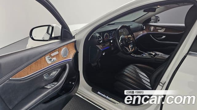 Mercedes-Benz E-класс W213 Exclusive, 2020 11