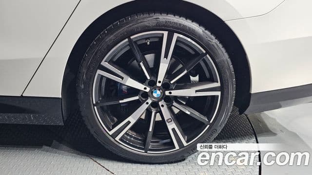 BMW 5시리즈 (G60) 530i xDrive M Sport, 2024 все фото