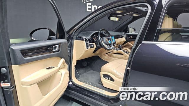 Porsche Cayenne (PO536), 2019 10