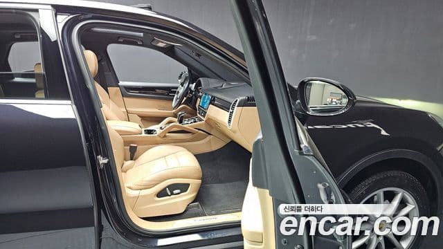 Porsche Cayenne (PO536), 2019 11