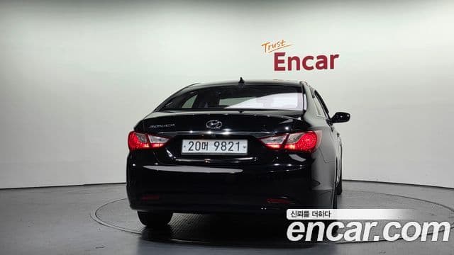 Hyundai YF Sonata Luxury, 2011 4
