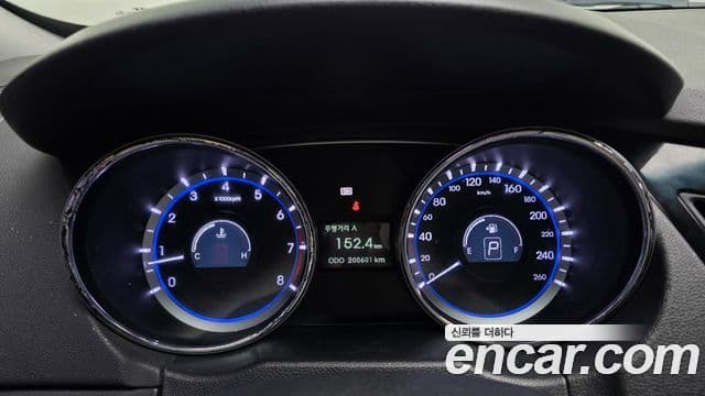 Hyundai YF Sonata Luxury, 2011 8