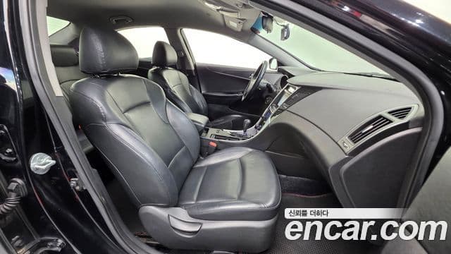 Hyundai YF Sonata Luxury, 2011 10