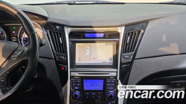 Hyundai YF Sonata Luxury, 2011 16