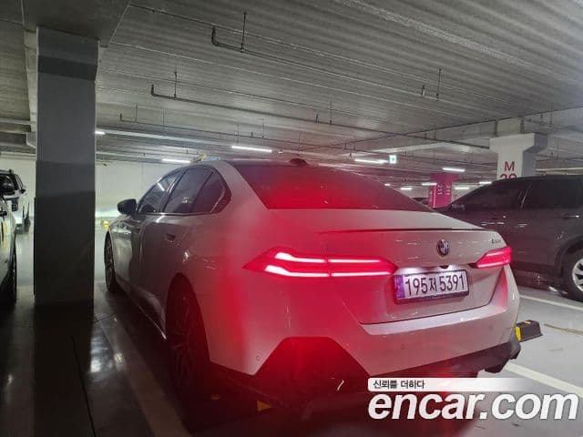 BMW 5시리즈 (G60) 520i Special Edition, 2024 все фото