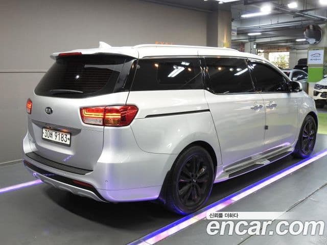 Kia All New Carnival Prestige, 2015 3