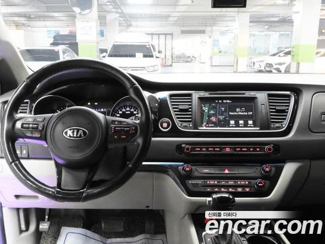 Kia All New Carnival Prestige, 2015 13