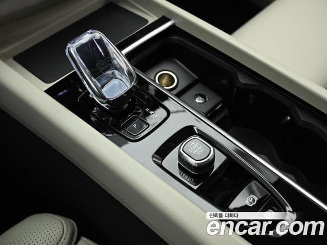 Volvo XC60 2세대 B5 Ultra Bright Air подвеска, 2026 9