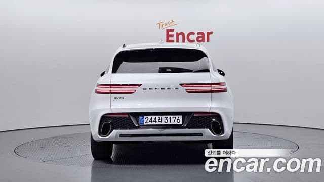 Genesis GV70, 2024 4