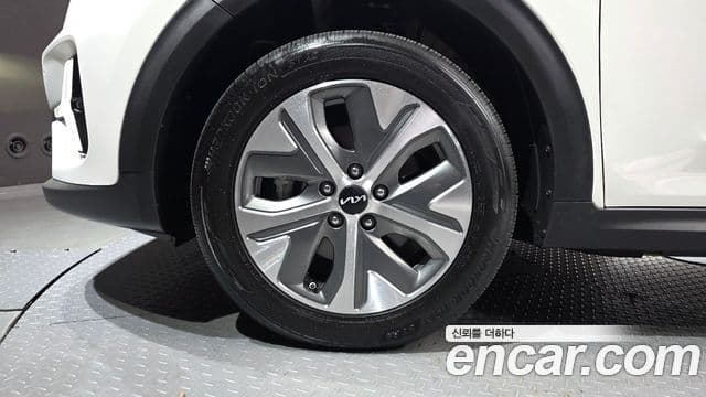 Kia Niro Plus Air, 2023 все фото