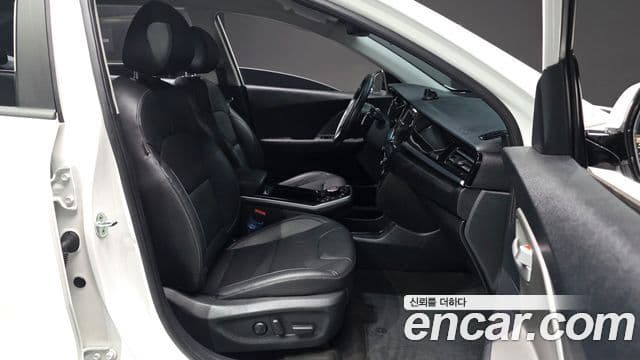 Kia Niro Plus Air, 2023 10