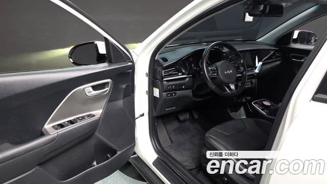 Kia Niro Plus Air, 2023 11