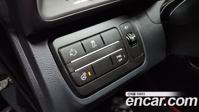 KG모빌리티(SsangYong) Tivoli дизель LX 2WD, 2016 17