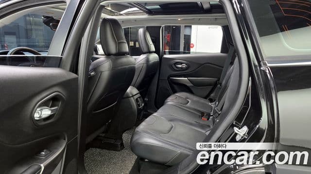 Jeep Cherokee(KL) 2.4 Longitude high AWD, 2019 13