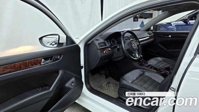 Volkswagen The / новый New Passat B7, 2013 10