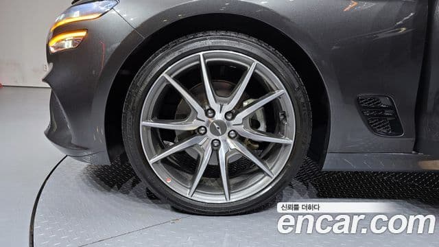 Genesis The / новый New G70, 2022 все фото