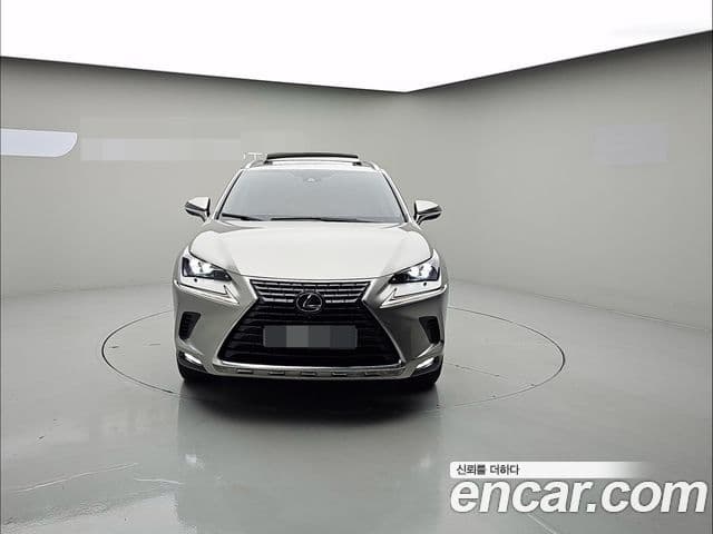 Lexus NX300h Executive, 2021 1