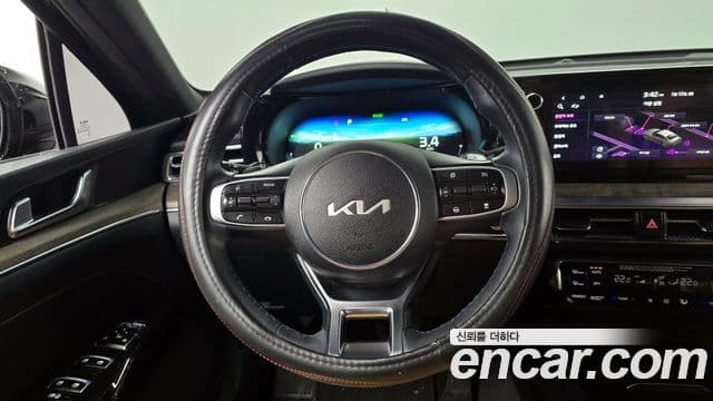 Kia K5 гибрид 3세대 Noblesse, 2022 13