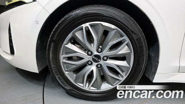 Kia K5 гибрид 3세대 Signature, 2022 все фото