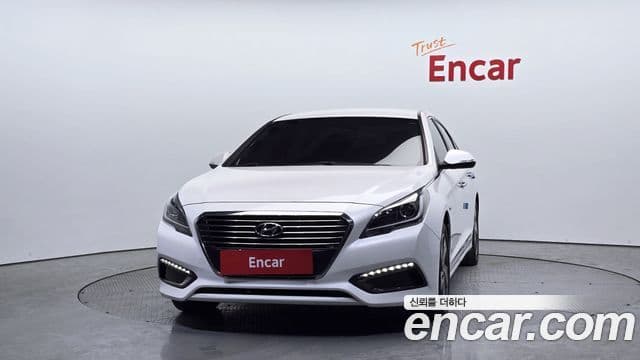 Hyundai LF Sonata гибрид Premium, 2016 3