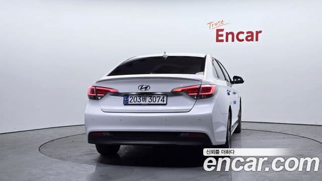 Hyundai LF Sonata гибрид Premium, 2016 4