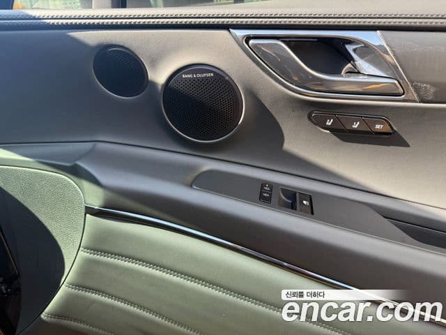 Genesis GV80 чёрный, 2025 12