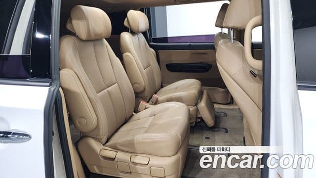 Kia All New Carnival VIP, 2016 12