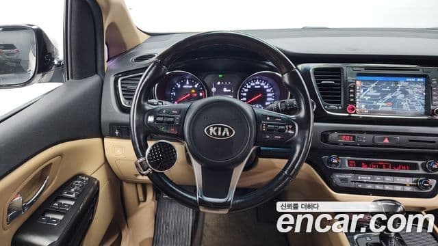 Kia All New Carnival VIP, 2016 13