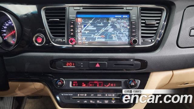 Kia All New Carnival VIP, 2016 14