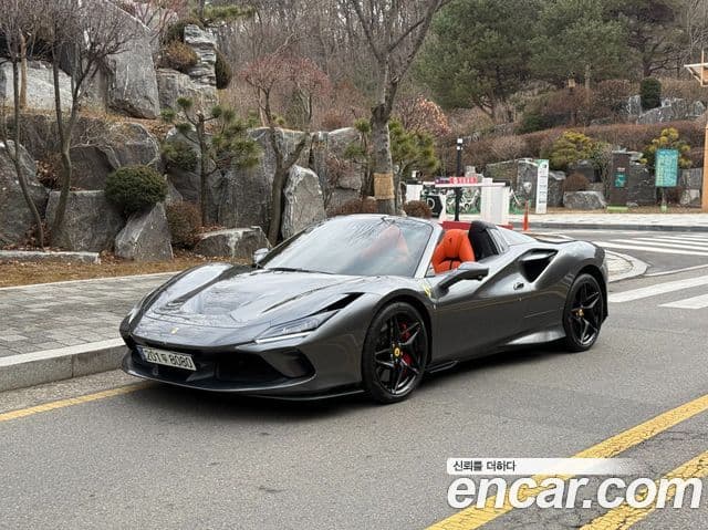 Ferrari F8 스파이더 3.9 V8, 2021 1