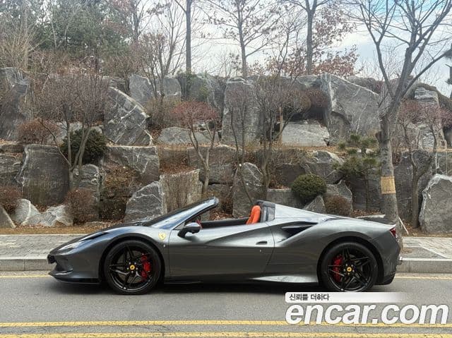 Ferrari F8 스파이더 3.9 V8, 2021 3