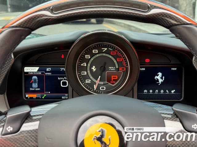 Ferrari F8 스파이더 3.9 V8, 2021 9