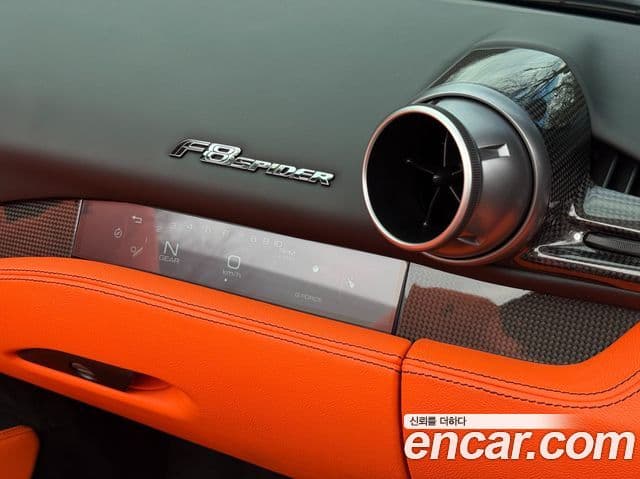 Ferrari F8 스파이더 3.9 V8, 2021 12