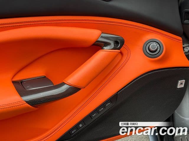 Ferrari F8 스파이더 3.9 V8, 2021 14