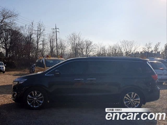 Kia All New Carnival Noblesse, 2016 4