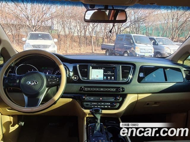Kia All New Carnival Noblesse, 2016 9