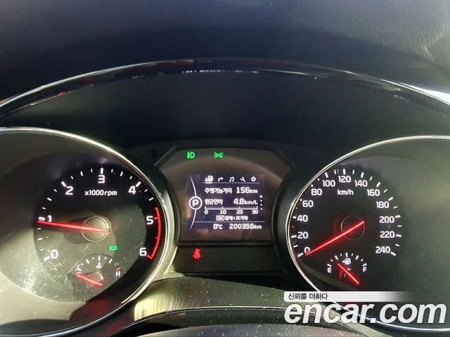 Kia All New Carnival Noblesse, 2016 10