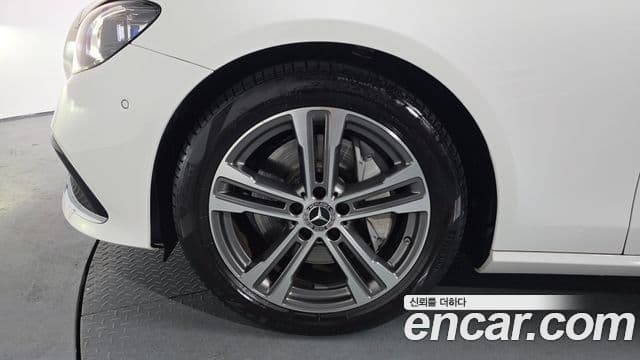 Mercedes-Benz E-класс W213 Avantgarde, 2022 все фото