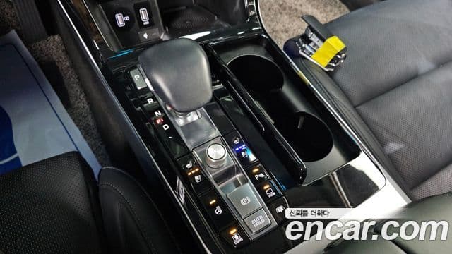 Kia K7 Premier гибрид Signature, 2020 9