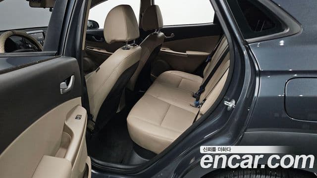 Hyundai Kona Modern Art, 2018 12