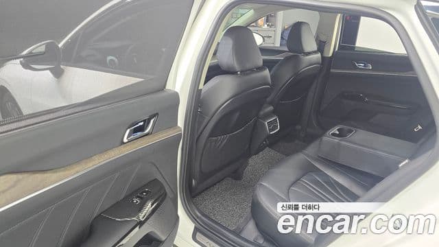 Kia K5 3세대 Signature, 2021 11