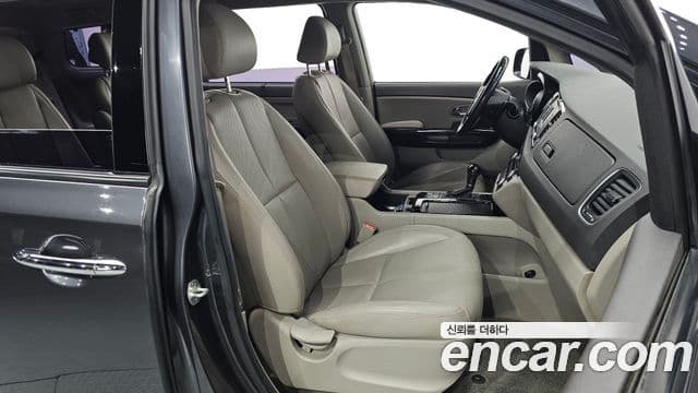 Kia All New Carnival VIP, 2016 10